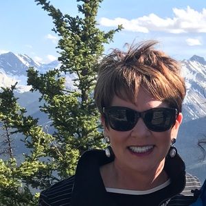 Meet your Posher, Carolyn